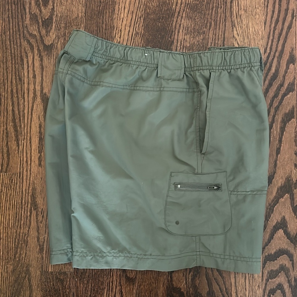 Columbia Women's Omni-Shade UPF 30 Walnut River 6" Shorts in Olive. size XL NWOT - Picture 5 of 11